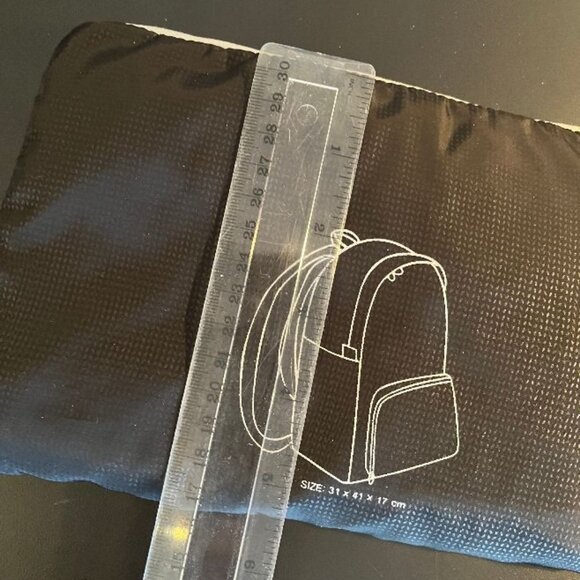 Lightweight Nylon Packable Backpack for Men or Women - Picture 8 of 9